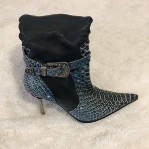 Gorgeous evening boots